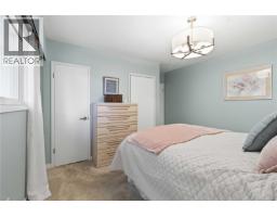 1909 Ferndale Rd, Saanich, BC V8N2Y4 Photo 22