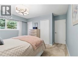 1909 Ferndale Rd, Saanich, BC V8N2Y4 Photo 23