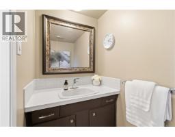 1909 Ferndale Rd, Saanich, BC V8N2Y4 Photo 24