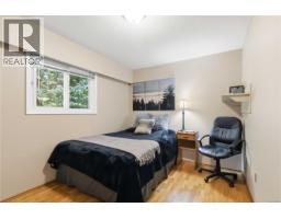 1909 Ferndale Rd, Saanich, BC V8N2Y4 Photo 26