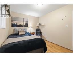 1909 Ferndale Rd, Saanich, BC V8N2Y4 Photo 27