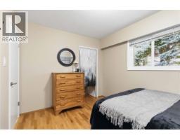 1909 Ferndale Rd, Saanich, BC V8N2Y4 Photo 28