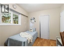 1909 Ferndale Rd, Saanich, BC V8N2Y4 Photo 29