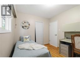 1909 Ferndale Rd, Saanich, BC V8N2Y4 Photo 30