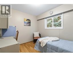 1909 Ferndale Rd, Saanich, BC V8N2Y4 Photo 31