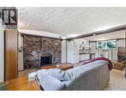 1909 Ferndale Rd, Saanich, BC V8N2Y4 Photo 34