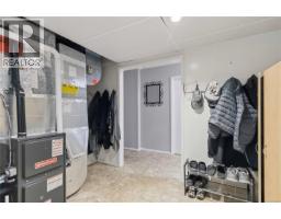 1909 Ferndale Rd, Saanich, BC V8N2Y4 Photo 43