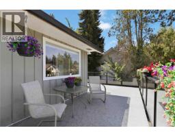 1909 Ferndale Rd, Saanich, BC V8N2Y4 Photo 44