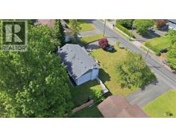 1909 Ferndale Rd, Saanich, BC V8N2Y4 Photo 56