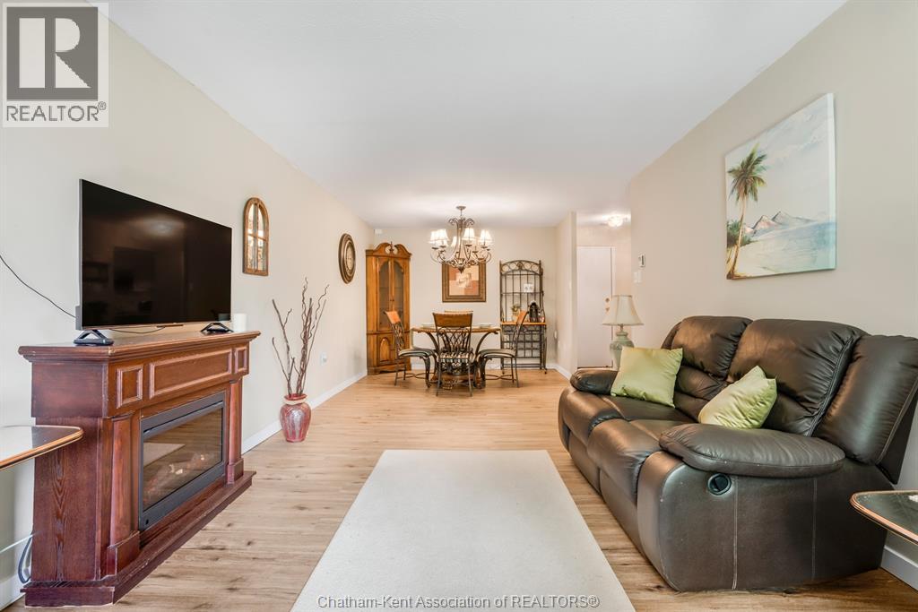 150 PARK AVENUE East Unit# 211, Chatham — photo 2