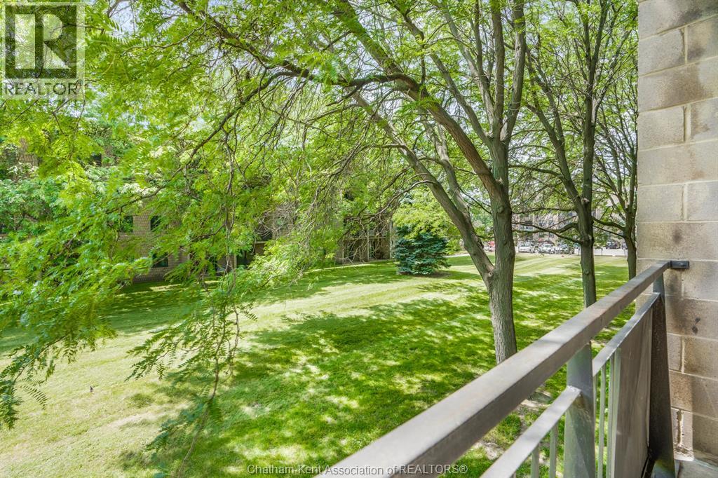 150 PARK AVENUE East Unit# 211, Chatham — photo 4