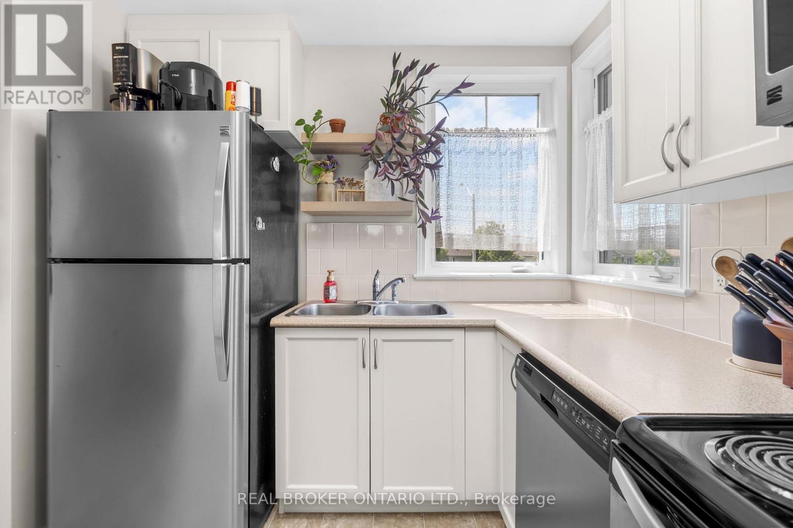 3415 CAMBRIAN ROAD - Image 15