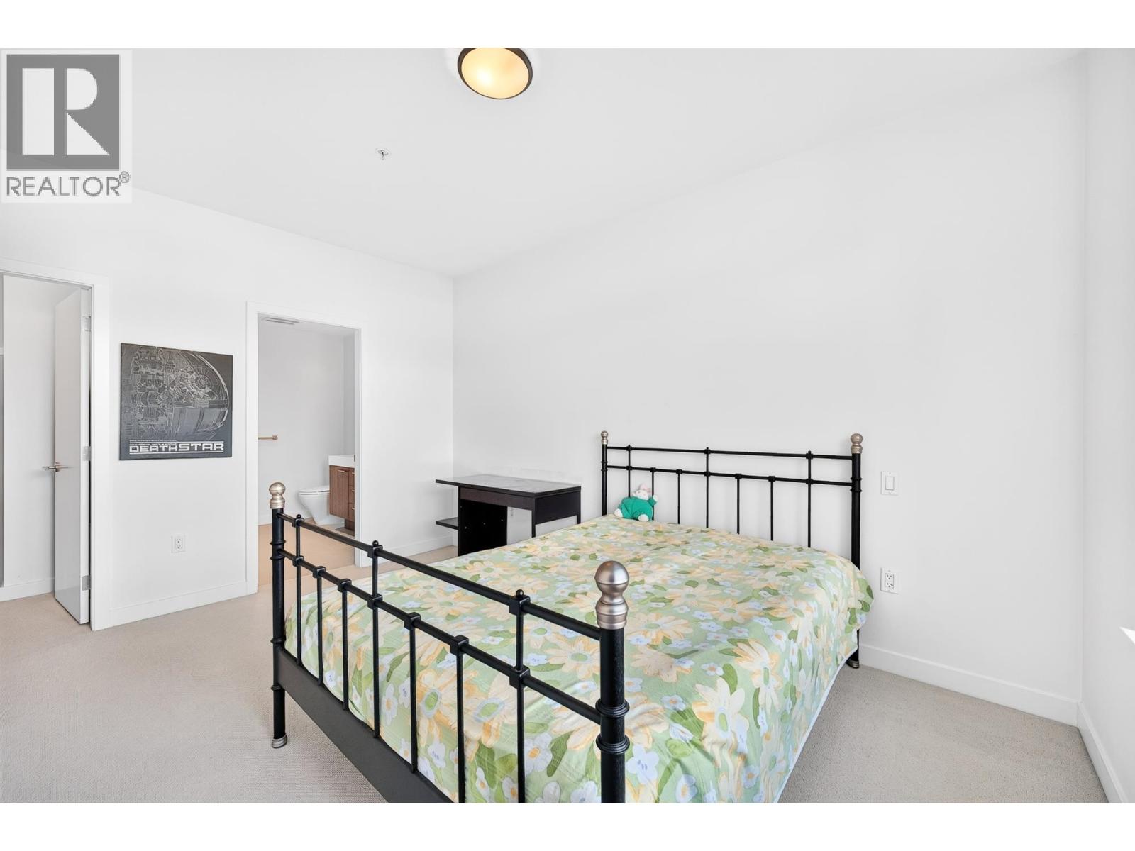 203 608 COMO LAKE AVENUE, Coquitlam