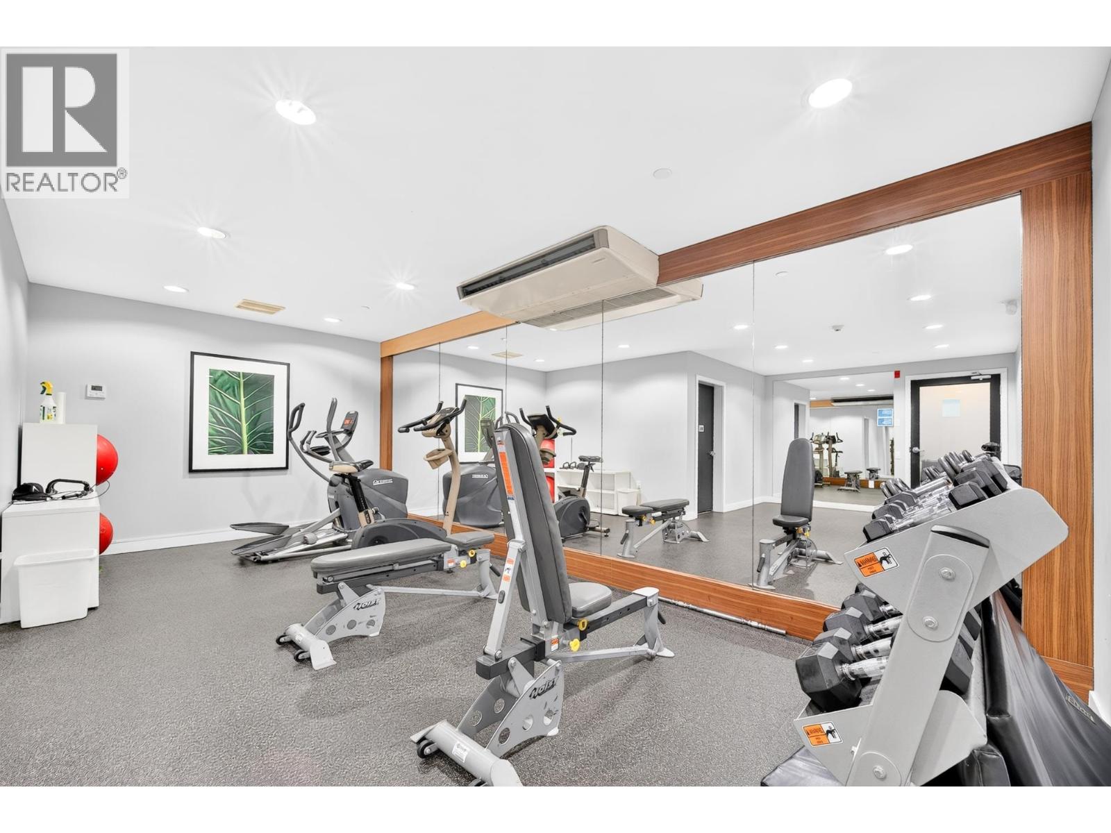 203 608 COMO LAKE AVENUE, Coquitlam