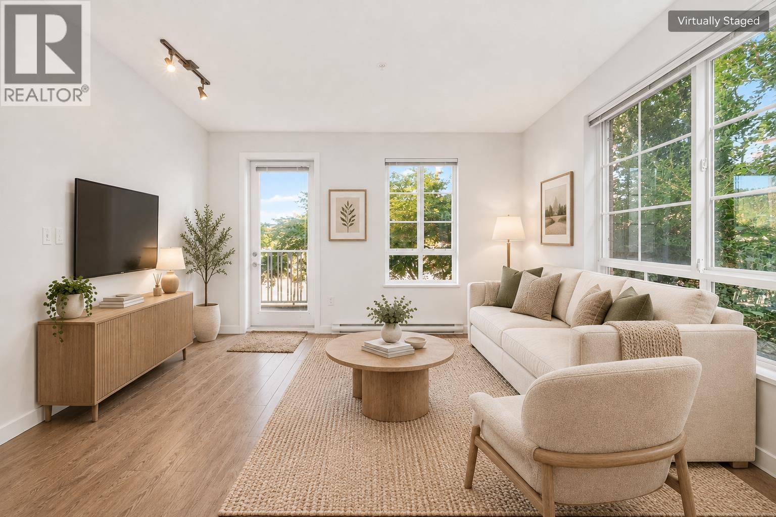 203 608 COMO LAKE AVENUE, Coquitlam