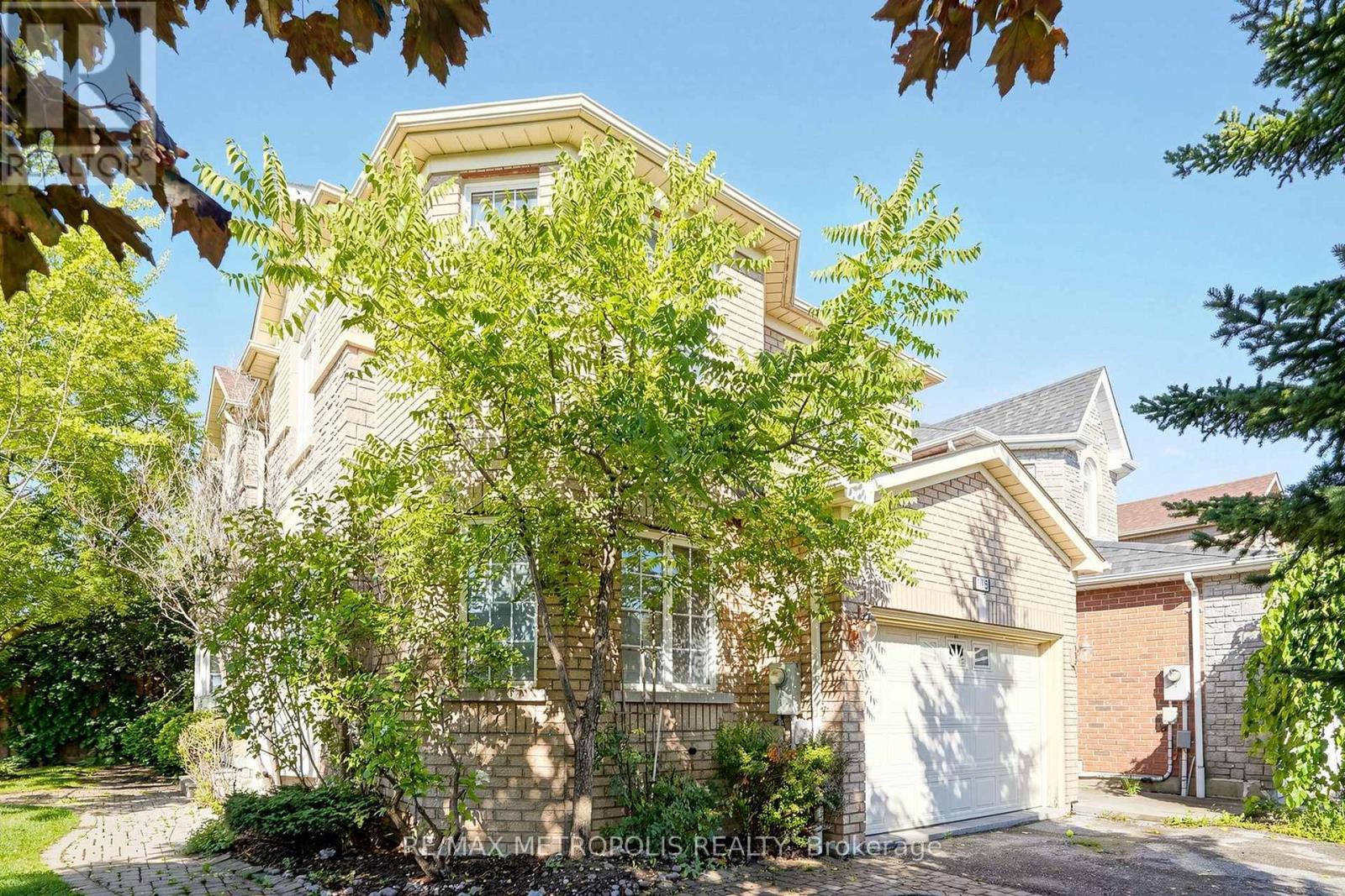 115 SANDWAY CRESCENT - 3