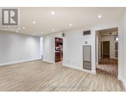 1211 - 20 Harding Boulevard W, Richmond Hill, ON L4C9S4 Photo 10