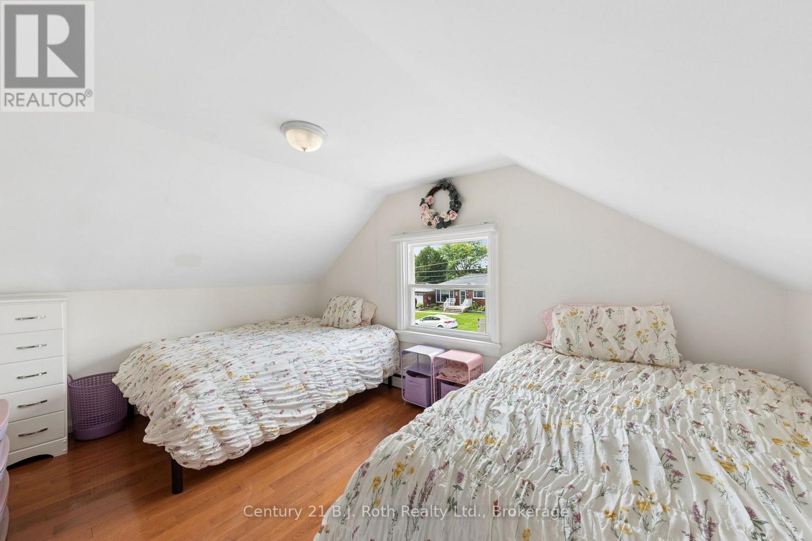 15 LUCY STREET - 11