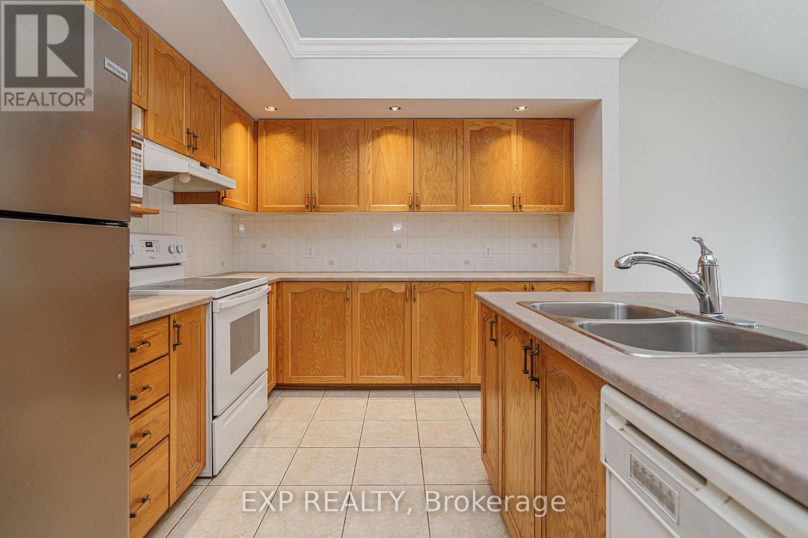 6 WINDCHIME CRESCENT - 18