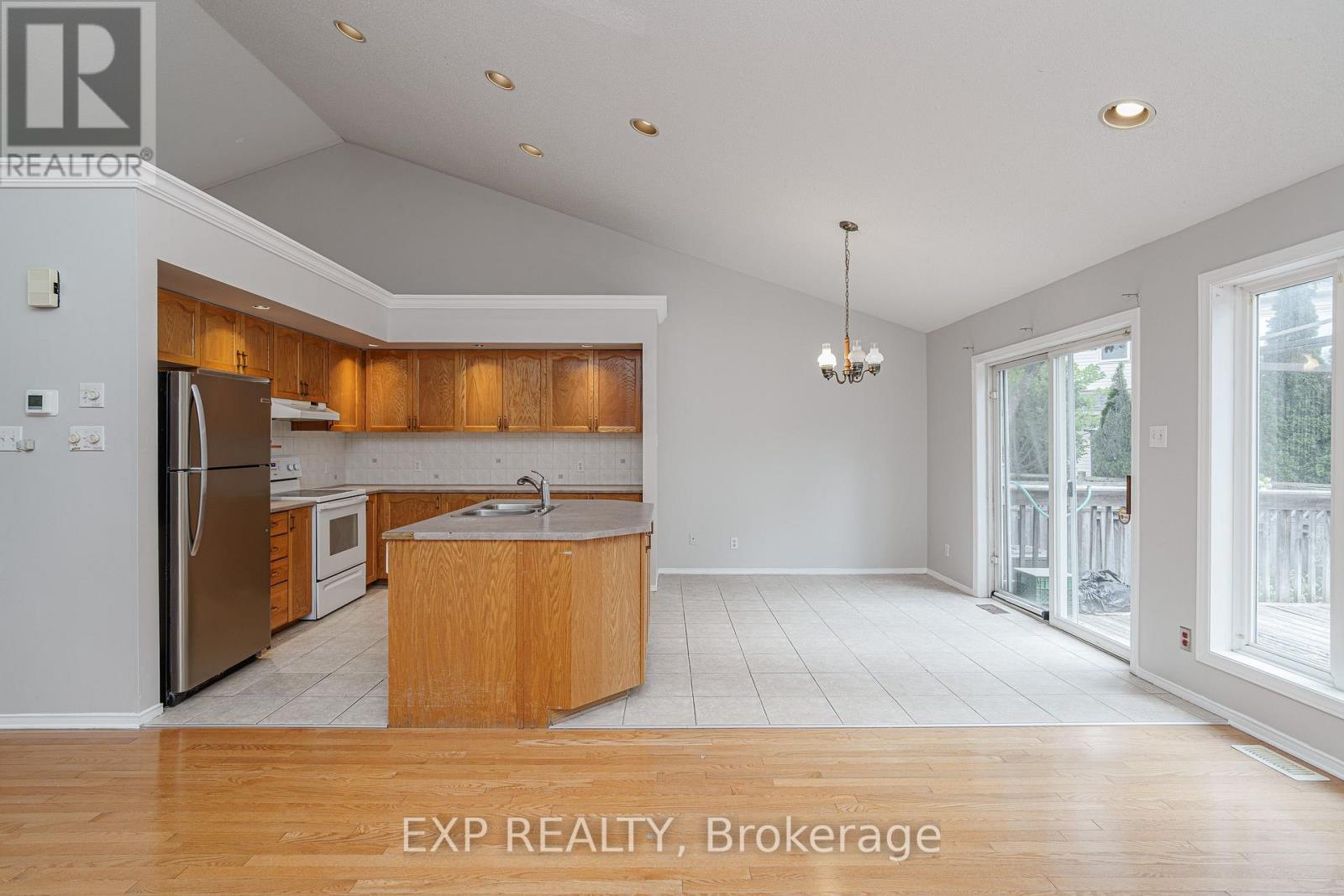 6 WINDCHIME CRESCENT - Image 14