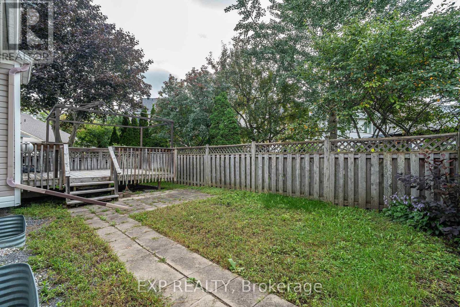 6 WINDCHIME CRESCENT - 38