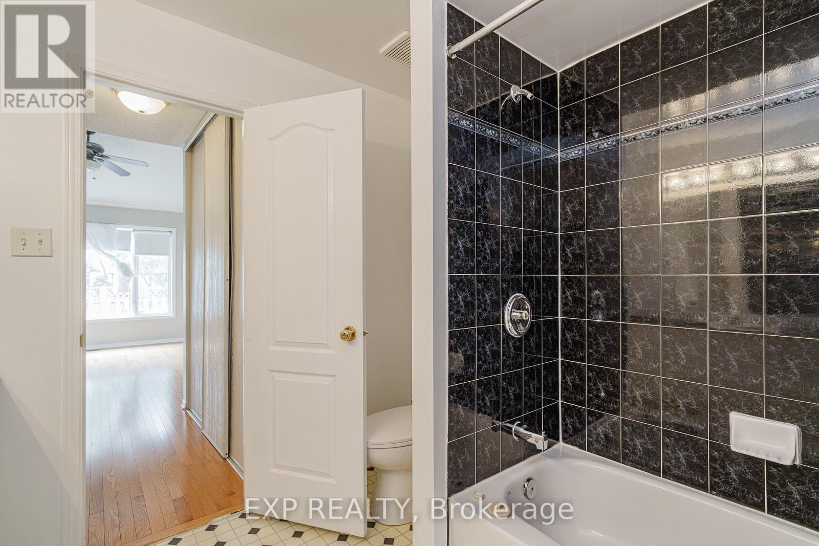 6 WINDCHIME CRESCENT - 28