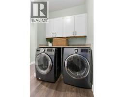 4pc Bathroom - 440 Spruce Way Se, Medicine Hat, AB T1B4L5 Photo 15