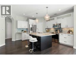 4pc Bathroom - 440 Spruce Way Se, Medicine Hat, AB T1B4L5 Photo 8