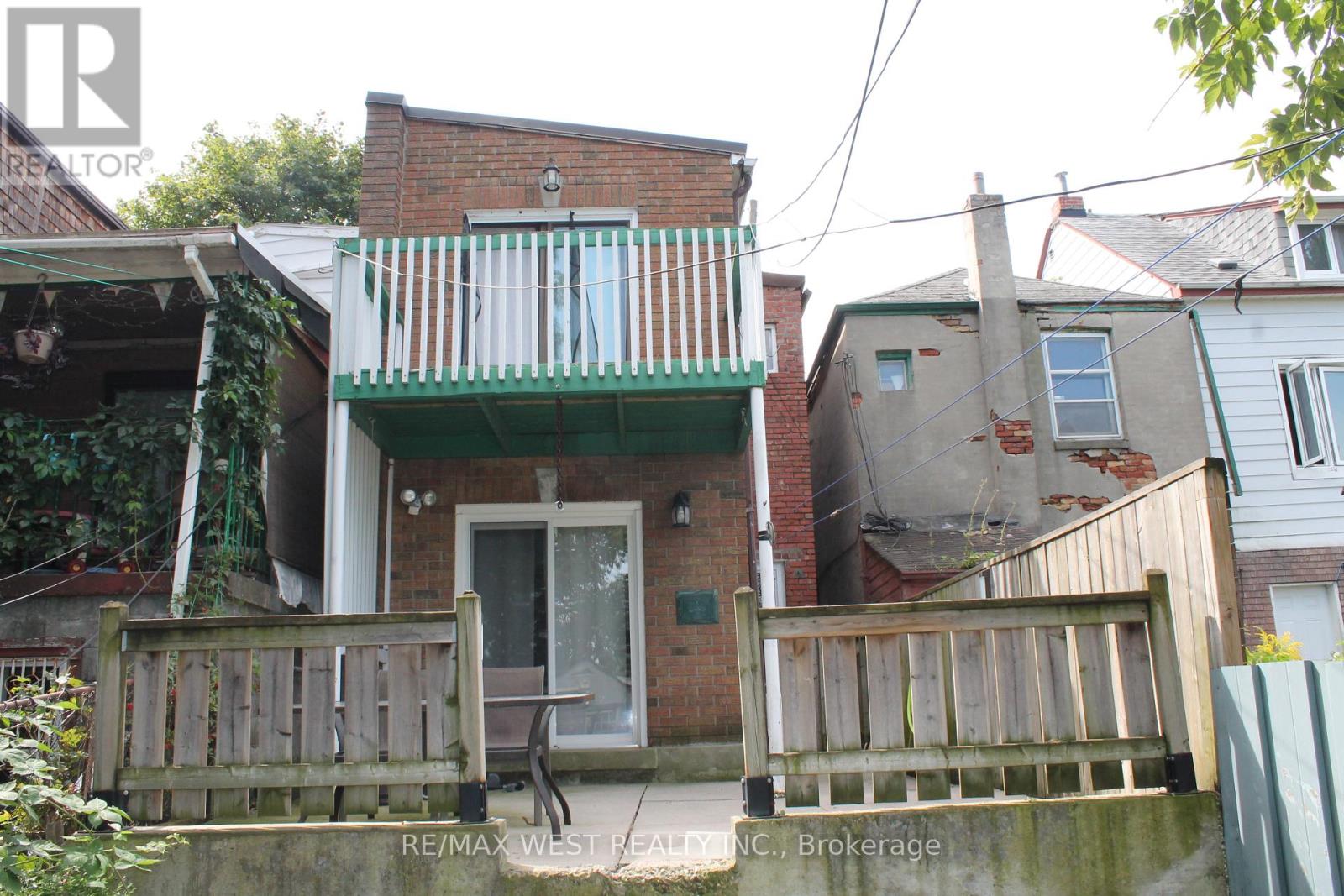 11A WOODCROFT CRESCENT - 25