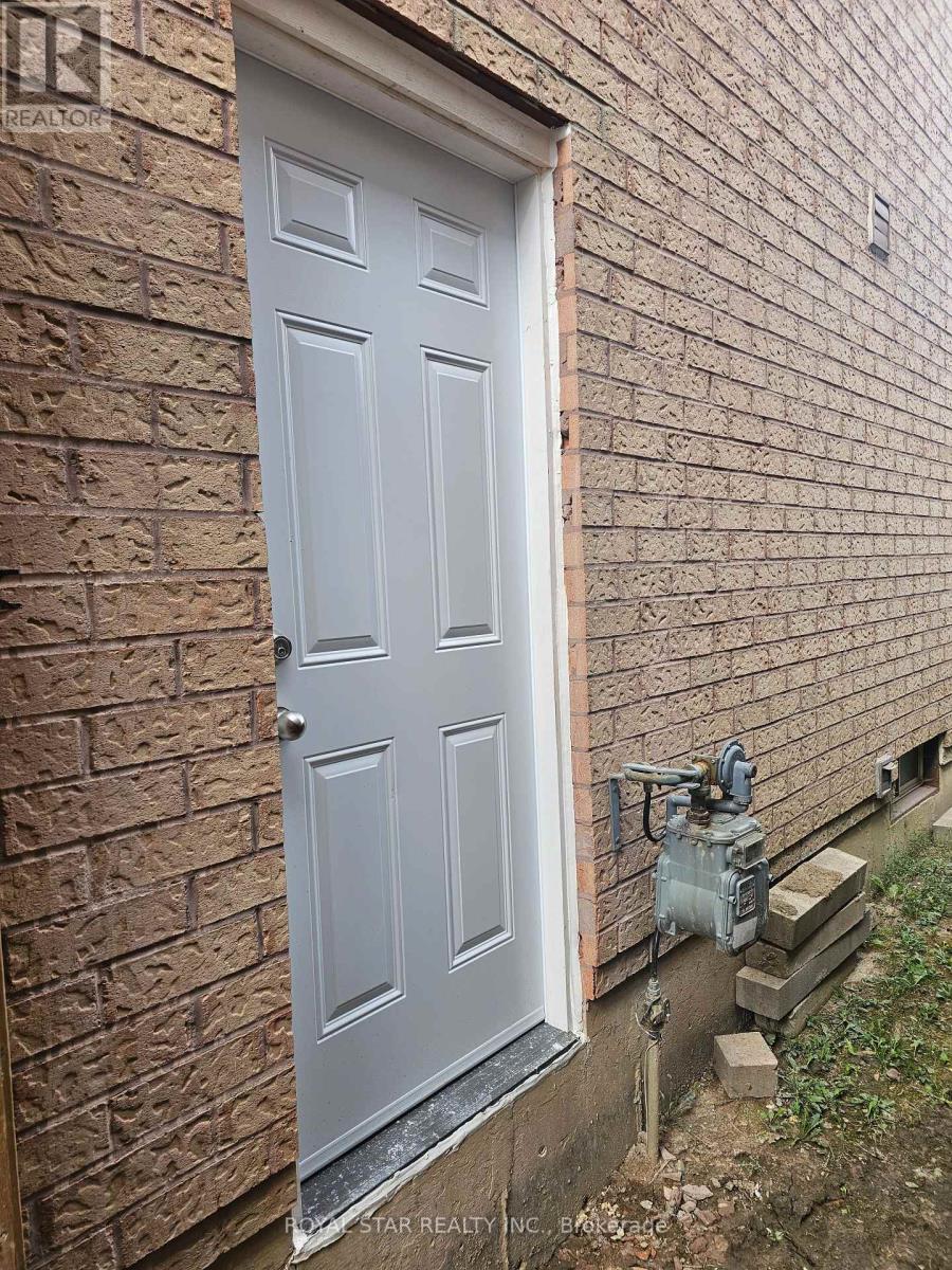 33 COPPERMILL DRIVE - 44