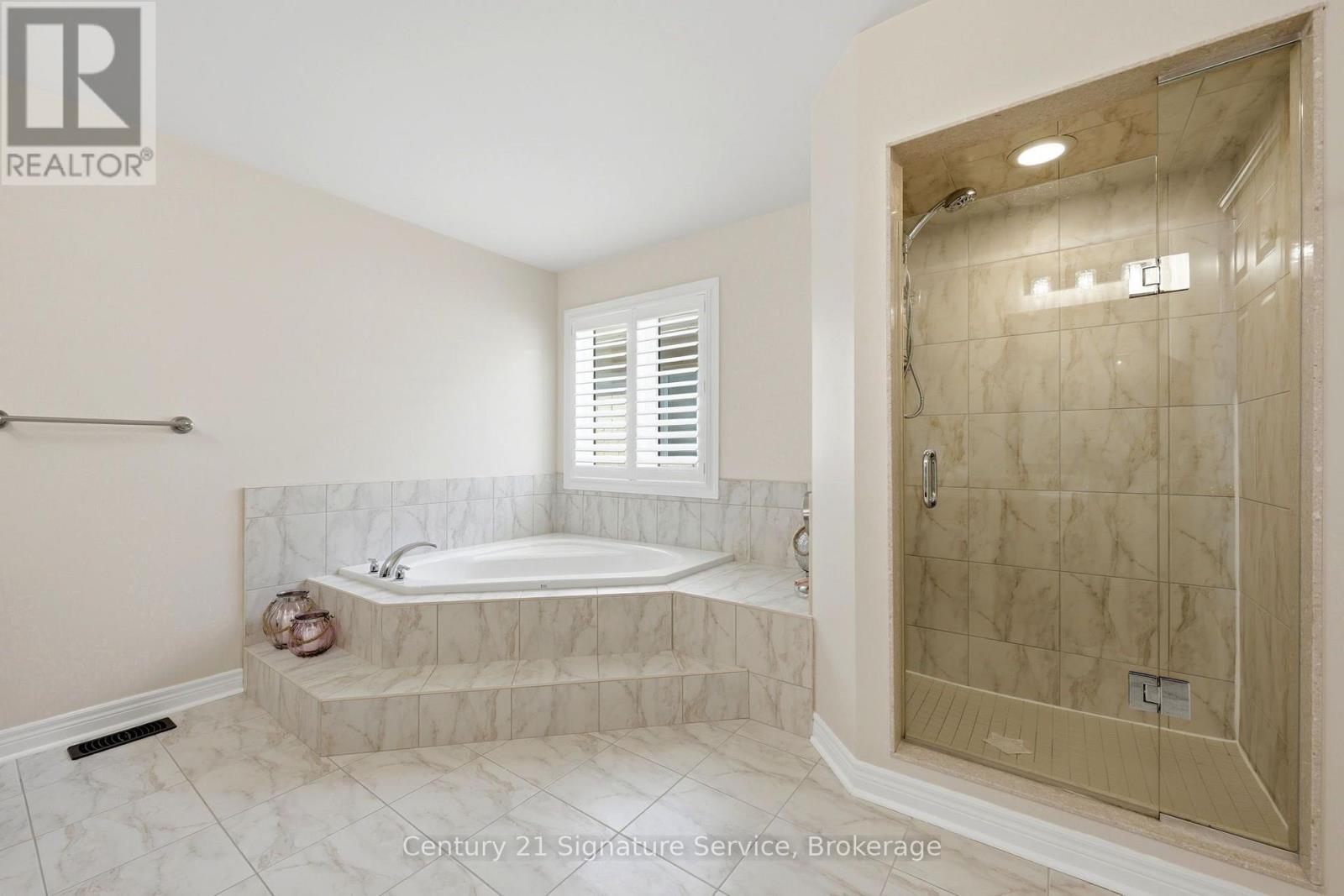 322 COMISKEY CRESCENT - Image 27