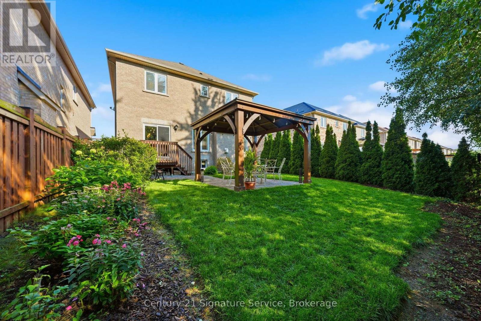 322 COMISKEY CRESCENT - 40