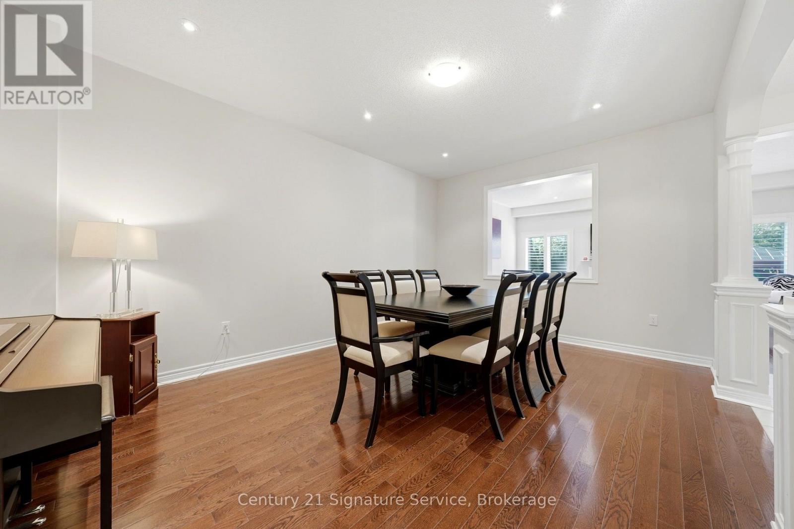 322 COMISKEY CRESCENT - 7