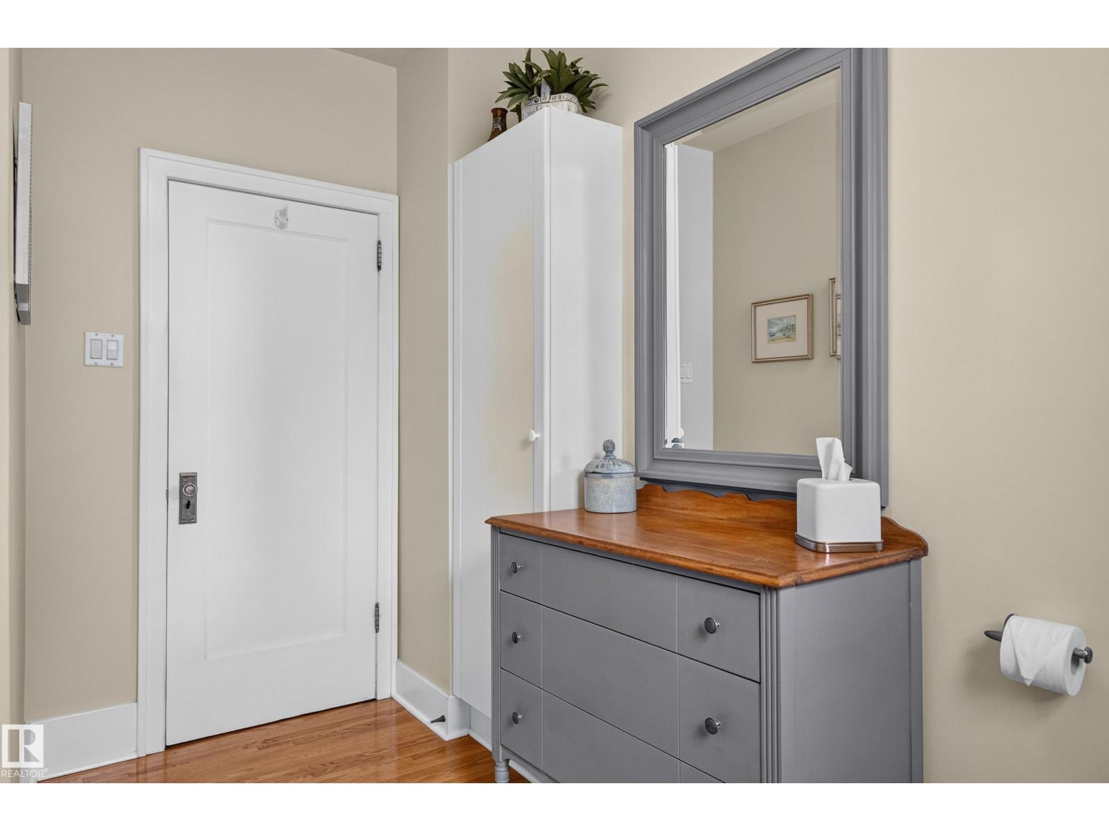 10990 123 Street NW - 30