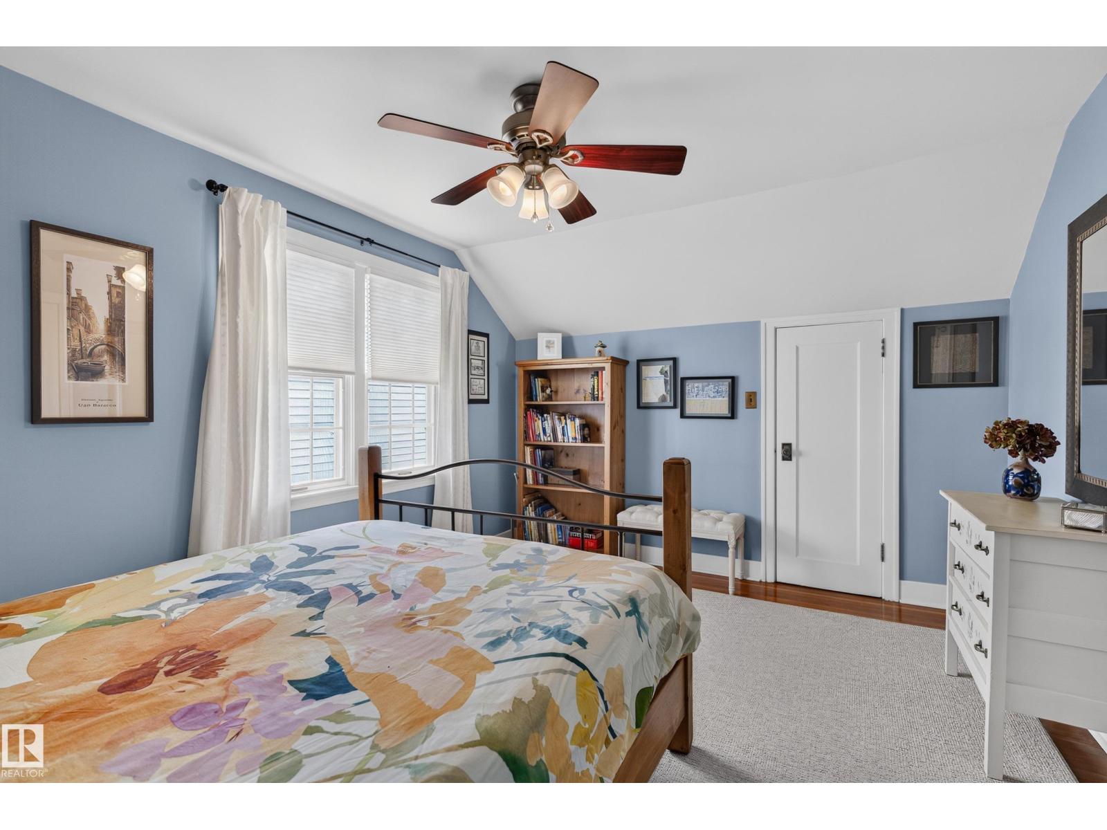 10990 123 Street NW - 40