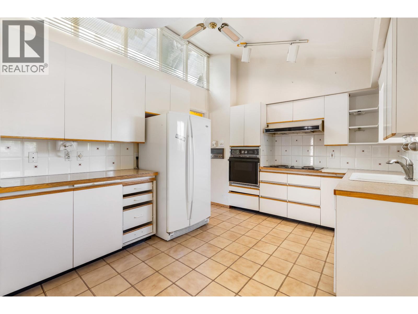 2019 PAULUS CRESCENT, Burnaby — photo 9
