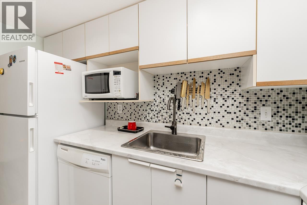 207 1215 PACIFIC STREET, Coquitlam
