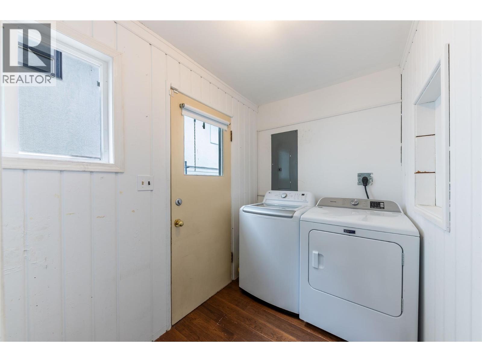668 MUNRO Street - 7