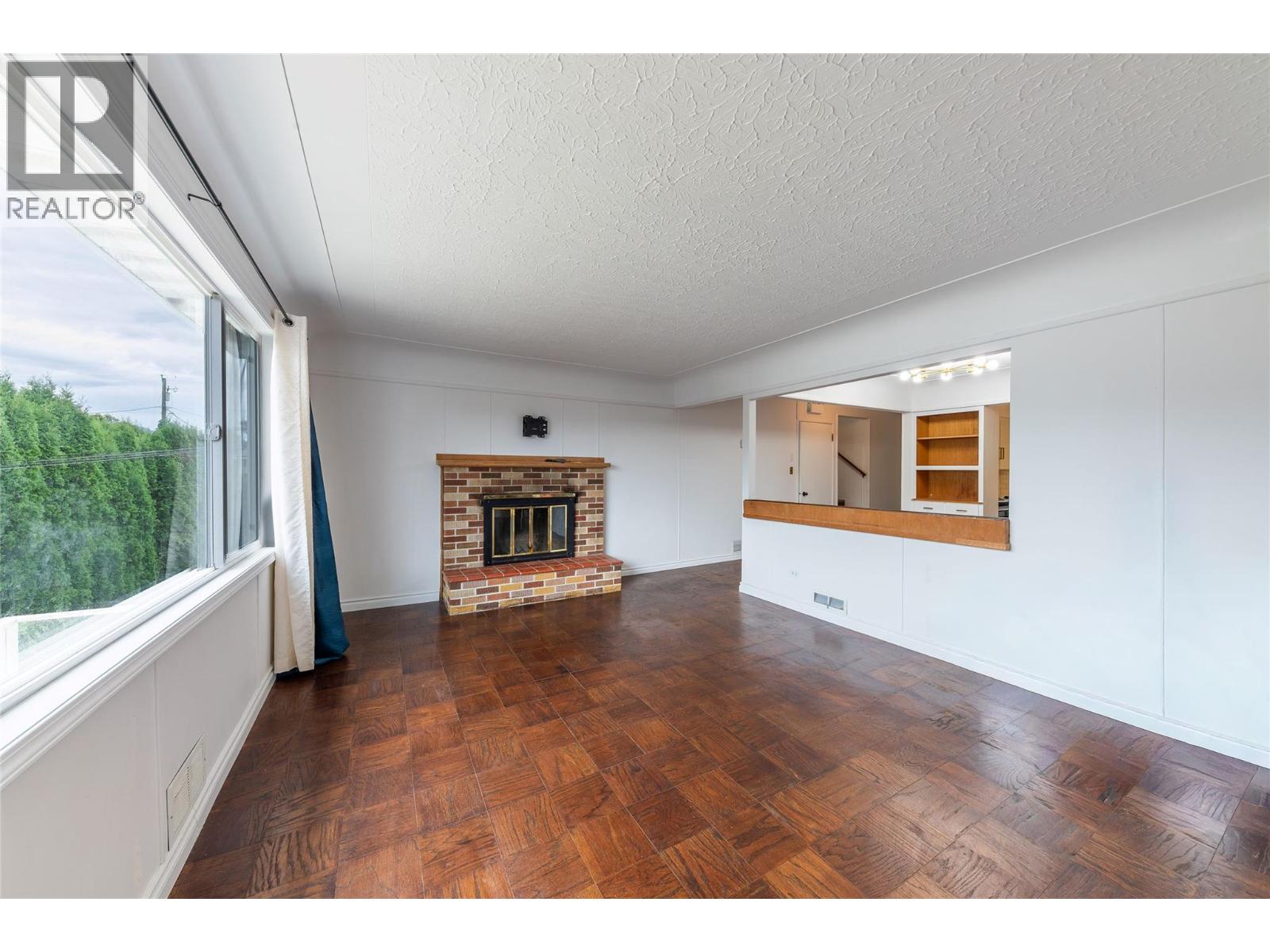 668 MUNRO Street - 14