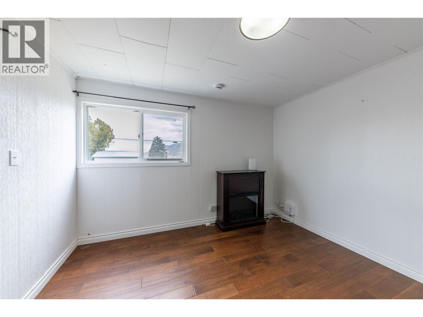 668 MUNRO Street - Image 34