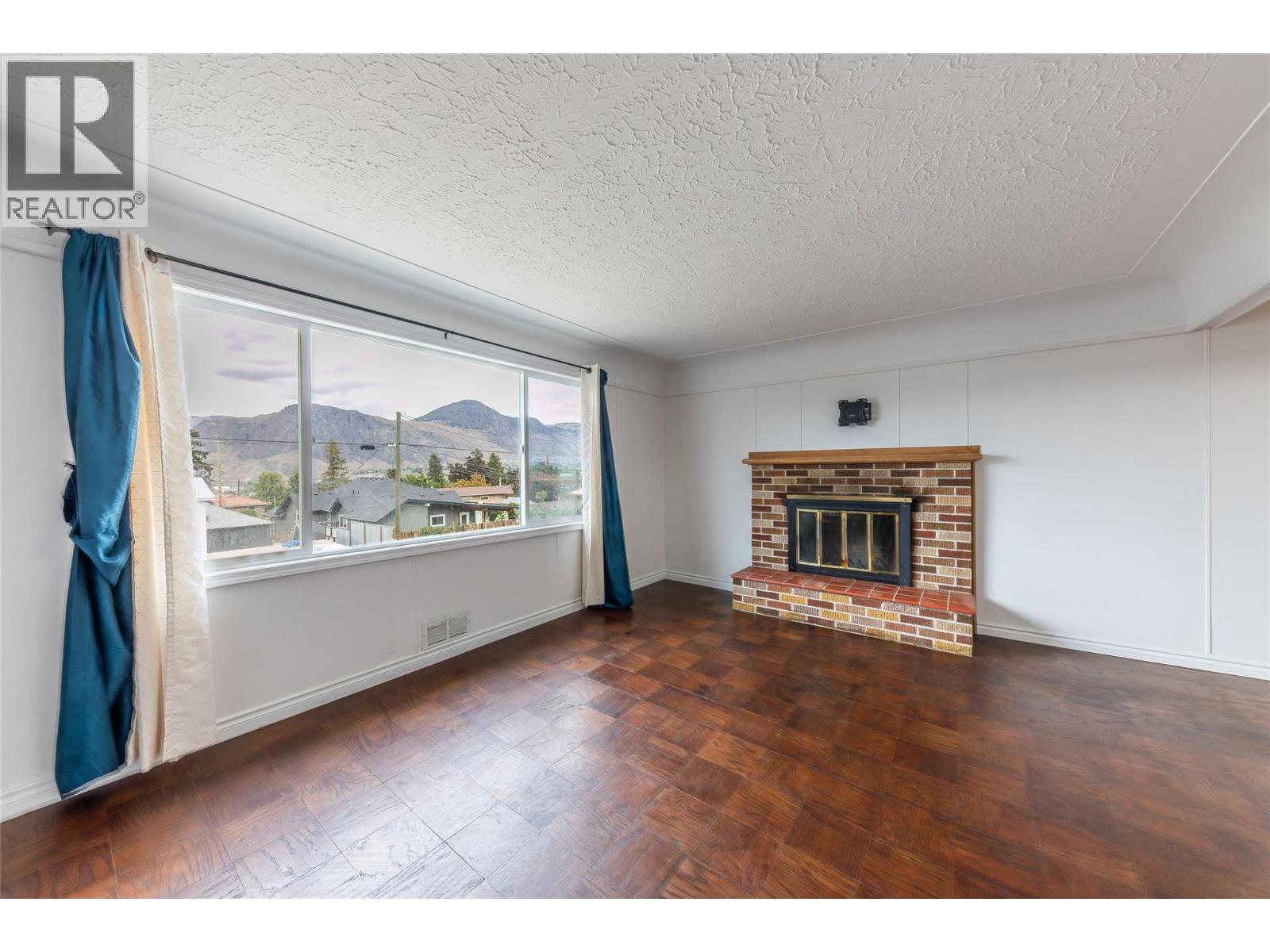668 MUNRO Street - Image 13