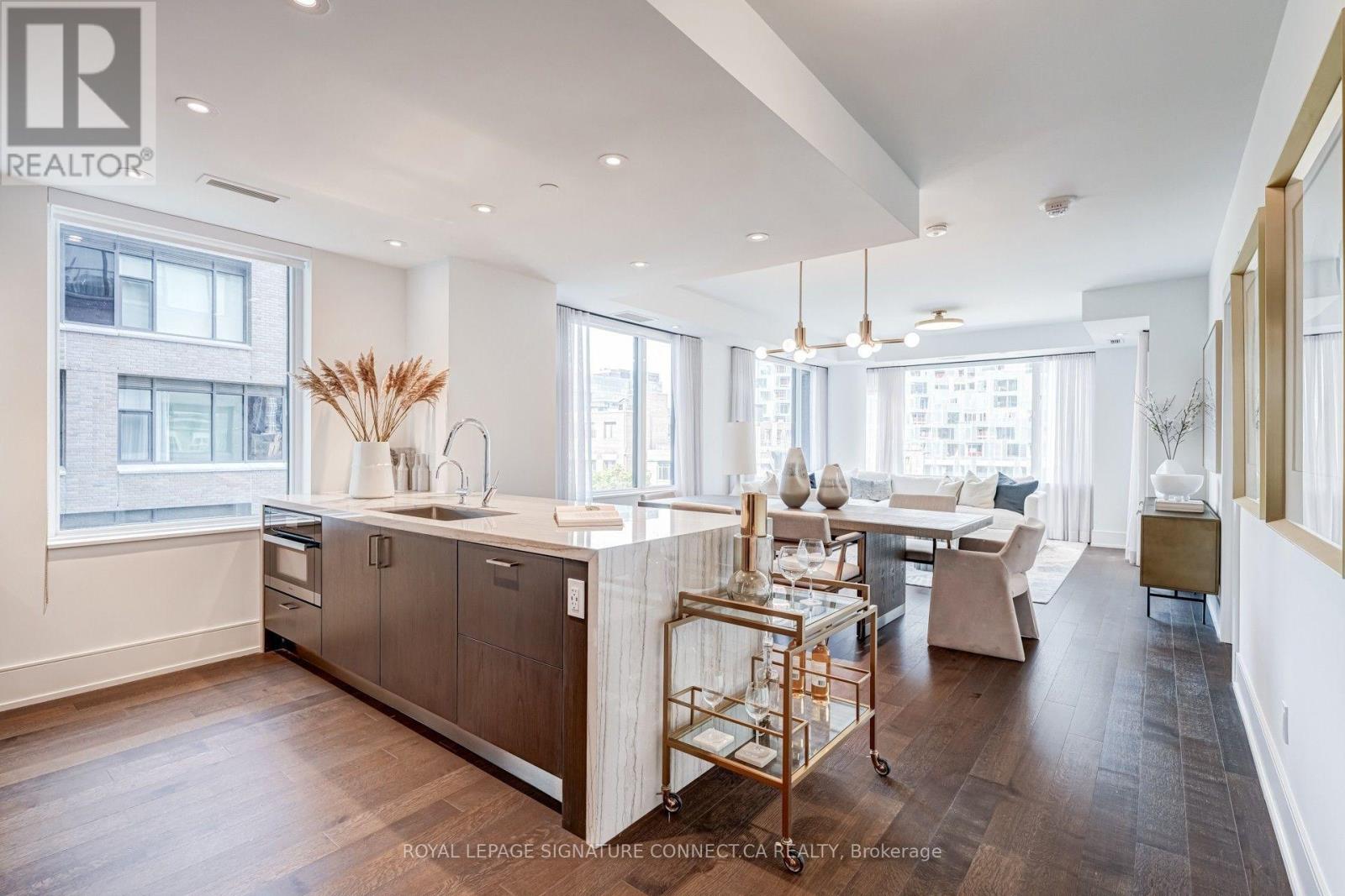 #402 455 WELLINGTON STREET W - 4