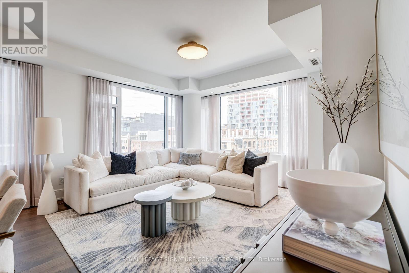 #402 455 WELLINGTON STREET W - 5