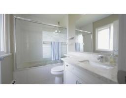 18139 Claytonwood Crescent, Surrey, BC V3S7T5 Photo 14