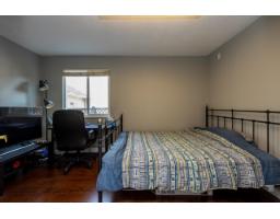 18139 Claytonwood Crescent, Surrey, BC V3S7T5 Photo 25
