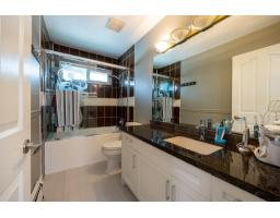 18139 Claytonwood Crescent, Surrey, BC V3S7T5 Photo 8