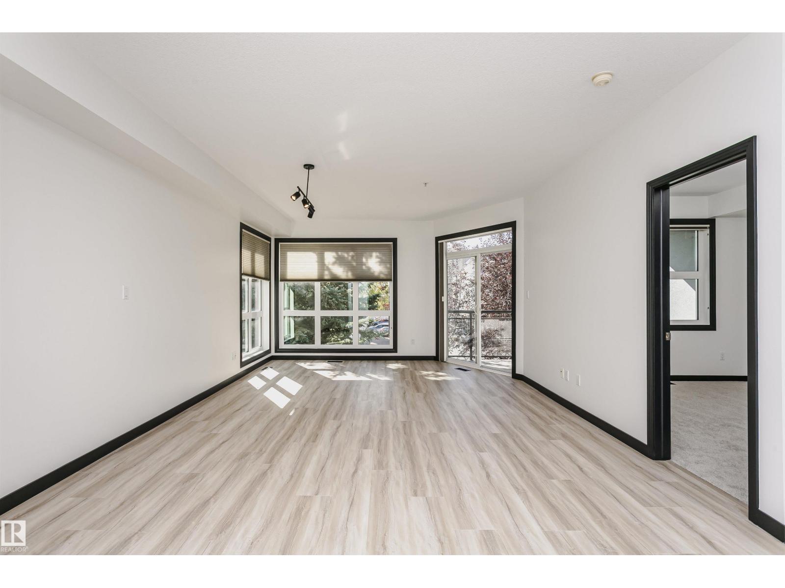 #203 – 11933 106 Avenue NW, Queen Mary Park — photo 18 of 30: Property photo