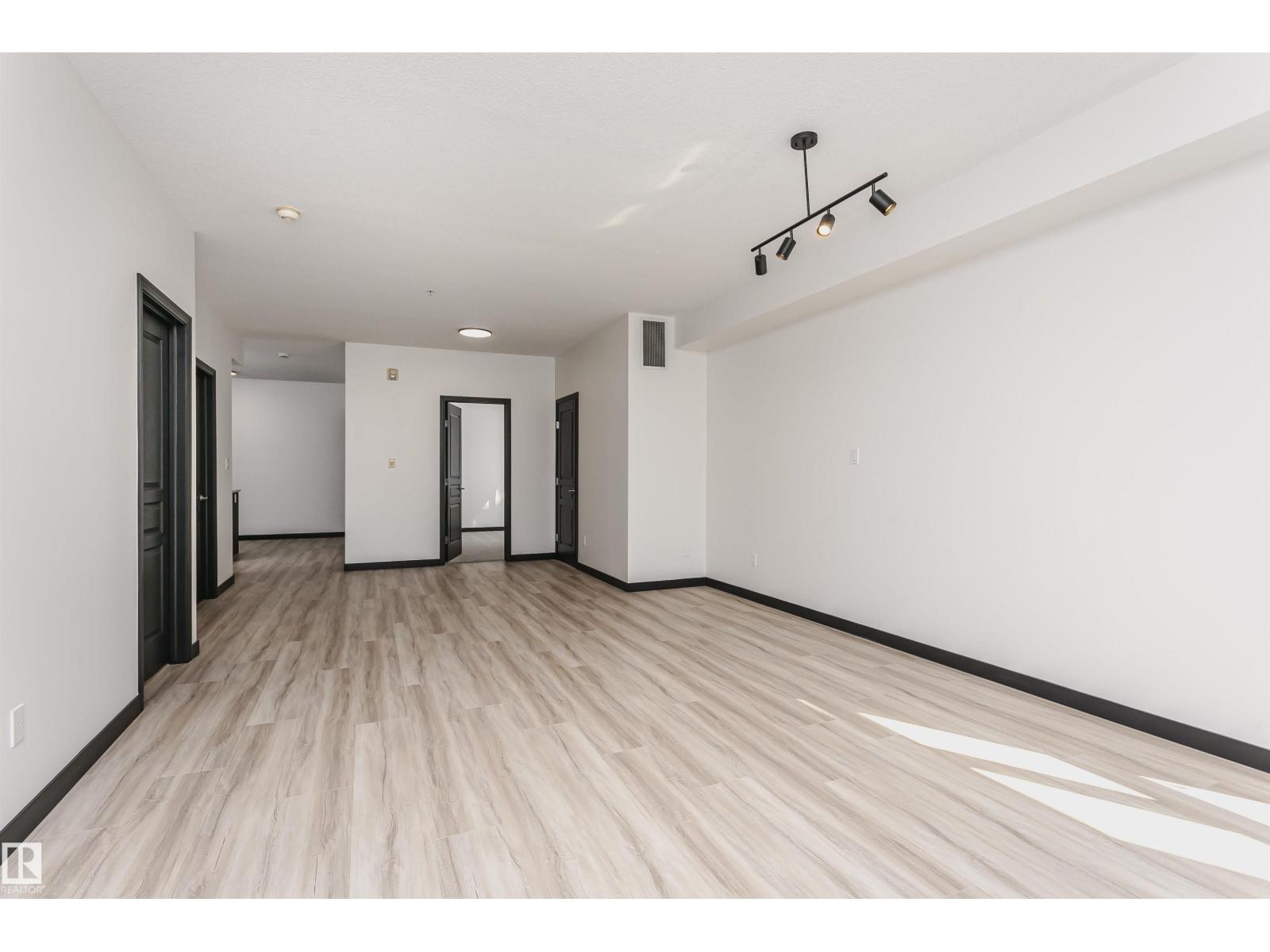#203 11933 106 AV NW - 24