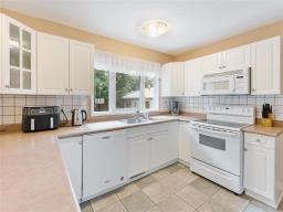 10 Bittersweet Bay, Winnipeg, MB R2J2E6 Photo 15