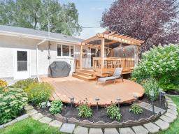 10 Bittersweet Bay, Winnipeg, MB R2J2E6 Photo 40